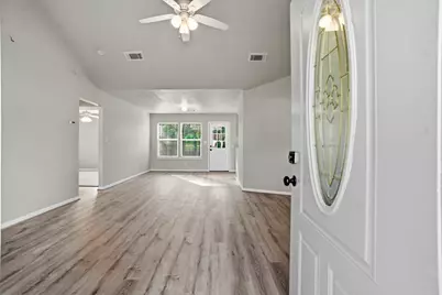 10832 Royal Forest Drive, Conroe, TX 77303 - Photo 5