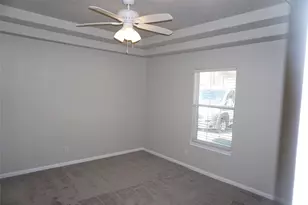 10832 Royal Forest Dr, Conroe, TX 77303 - Photo 3