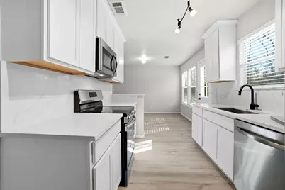 10832 Royal Forest Drive, Conroe, TX 77303 - Photo 19