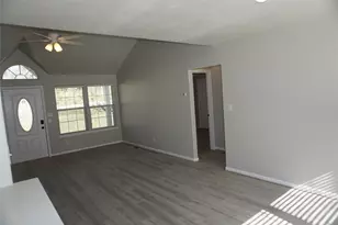 10832 Royal Forest Dr, Conroe, TX 77303 - Photo 13