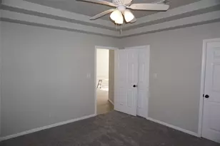 10832 Royal Forest Dr, Conroe, TX 77303 - Photo 5