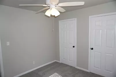 10832 Royal Forest Drive, Conroe, TX 77303 - Photo 11