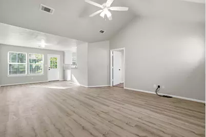 10832 Royal Forest Drive, Conroe, TX 77303 - Photo 7