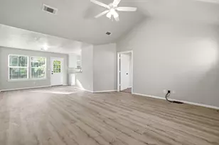 10832 Royal Forest Dr, Conroe, TX 77303 - Photo 7