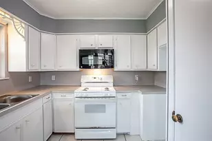 2209 Patricia Ln, Port Neches, TX 77651 - Photo 13