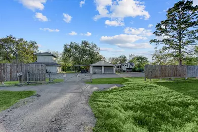 300 Mustang Road, Alvin, TX 77511 - Photo 3