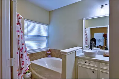 422 E Hunting Tower Run, Conroe, TX 77316 - Photo 21