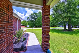 422 E Hunting Tower Run, Conroe, TX 77316 - Photo 37