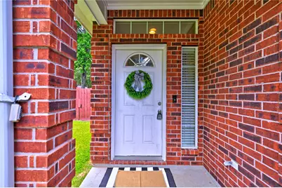 422 E Hunting Tower Run, Conroe, TX 77316 - Photo 5