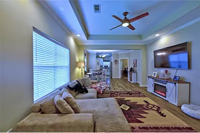 422 E Hunting Tower Run, Conroe, TX 77316 - Photo 7