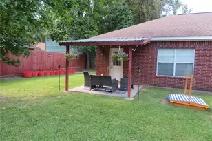 422 E Hunting Tower Run, Conroe, TX 77316 - Photo 19