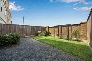 3606 Somerset York Ln, Houston, TX 77055 - Photo 27