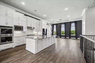 3606 Somerset York Ln, Houston, TX 77055 - Photo 9