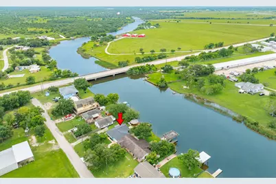 127 Bastrop Bayou Drive, Angleton, TX 77515 - Photo 33