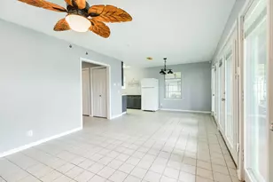 127 Bastrop Bayou Dr, Angleton, TX 77515 - Photo 23