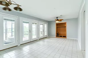 127 Bastrop Bayou Dr, Angleton, TX 77515 - Photo 21