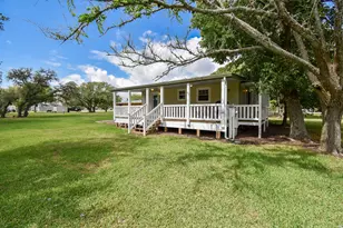 1678 Bayview Dr, Palacios, TX 77465 - Photo 37