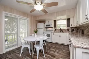 1678 Bayview Dr, Palacios, TX 77465 - Photo 19