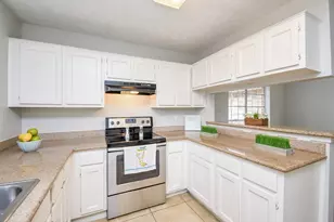 16806 Red Gully Dr, Sugar Land, TX 77498 - Photo 15
