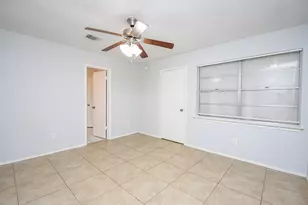 16806 Red Gully Dr, Sugar Land, TX 77498 - Photo 23