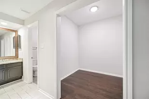 11711 Memorial Dr, Houston, TX 77024 - Photo 13