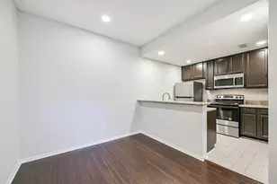 11711 Memorial Dr, Houston, TX 77024 - Photo 5