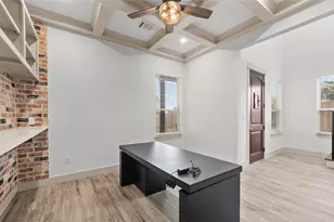 517 Moore St, Tomball, TX 77375 - Photo 5