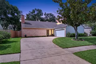 11418 Overbrook Ln, Houston, TX 77077 - Photo 7