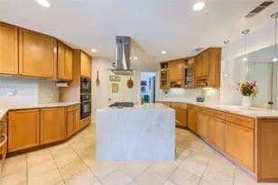 1403 E Brooklake Dr, Houston, TX 77077 - Photo 5
