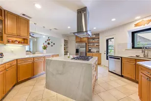 1403 E Brooklake Dr, Houston, TX 77077 - Photo 11