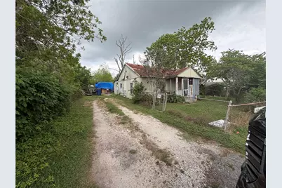 2212 S Highway 288B, Angleton, TX 77515 - Photo 7