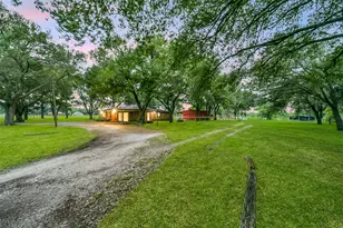 9606 Needville Fairchilds Rd, Needville, TX 77461 - Photo 3