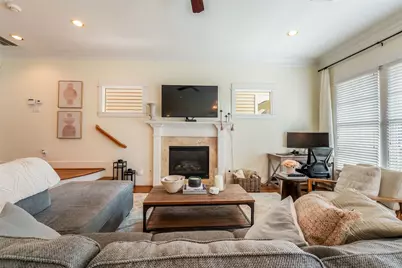 1301 W 25th Street #B, Houston, TX 77008 - Photo 7