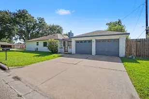 8319 Crestwood Dr, Texas City, TX 77591 - Photo 3