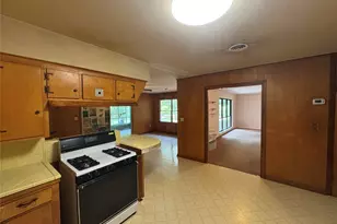408 Oak Dr, Lake Jackson, TX 77566 - Photo 17