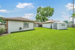 807 Green Belt Dr, Sugar Land, TX 77498 - Photo 31