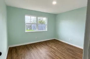 10942 Dunvegan Way, Houston, TX 77013 - Photo 11
