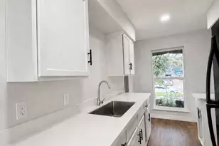 10942 Dunvegan Way, Houston, TX 77013 - Photo 5