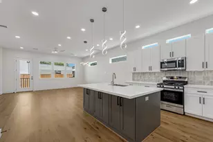 123 Amundsen St, Houston, TX 77009 - Photo 7