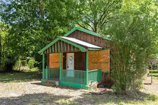 710 Black St, Jasper, TX 75951 - Photo 5