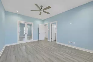 3911 Warrior Ct, Galveston, TX 77554 - Photo 23