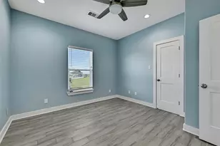 3911 Warrior Ct, Galveston, TX 77554 - Photo 29