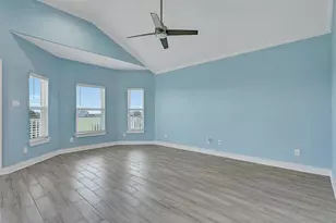 3911 Warrior Ct, Galveston, TX 77554 - Photo 9