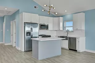 3911 Warrior Ct, Galveston, TX 77554 - Photo 13