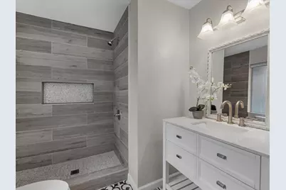 11002 Hammerly Boulevard #104, Houston, TX 77043 - Photo 15