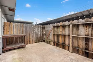 11002 Hammerly Blvd, Houston, TX 77043 - Photo 21