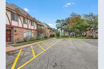 11002 Hammerly Boulevard #104, Houston, TX 77043 - Photo 23