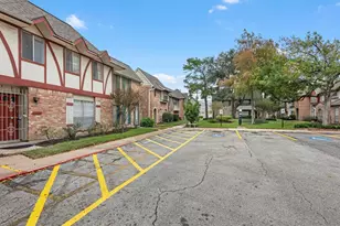 11002 Hammerly Blvd, Houston, TX 77043 - Photo 23