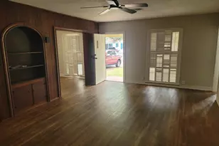 911 N Ashbel St, Baytown, TX 77520 - Photo 7