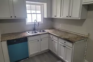 911 N Ashbel St, Baytown, TX 77520 - Photo 11